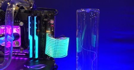 Elektryzujący komputer inspirowany Teslą na IEM Katowice 2019