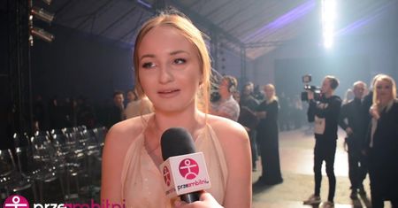 Mucha ocenia cmentarne rewie mody: "Tak się przyjęło. Z tym nie da się walczyć"