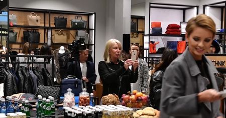 Gardias zajada sushi na chałturze