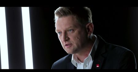 Rozenek wbija szpilę Jakiemu i Trzaskowskiemu. Hofman mu przyklaskuje