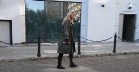Rozpromieniona Wojciechowska czule wita się z paparazzi