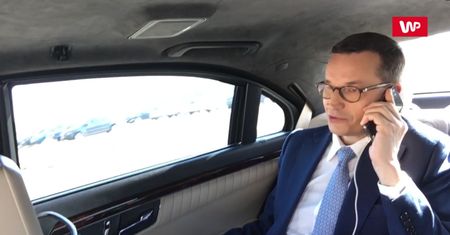Premier rozmawia z córką