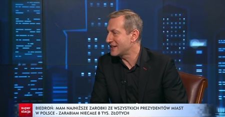 Biedroń: "Pisali o mnie na całym świecie. W Indiach, w Papui i Nowej Gwinei"
