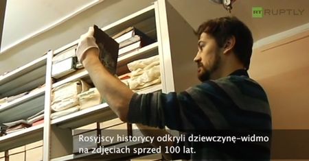 "Zjawa z Syberii". Dziewczynka-widmo na zdjęciach sprzed 100 lat