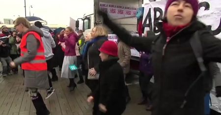 "Aborcja w obronie życia". Manifa na ulicach Warszawy