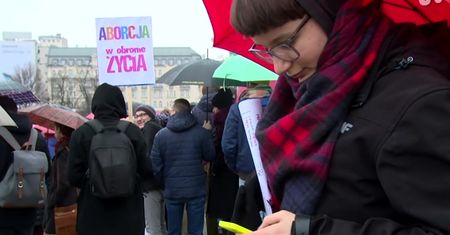 W Polsce kwitnie podziemie aborcyjne