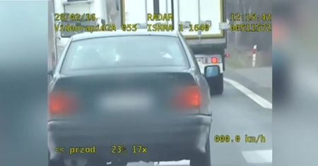 Świętokrzyskie. Uciekał przed policją, szalona jazda zakończyła się w rowie