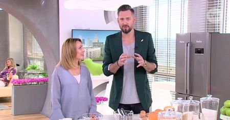 Prokop i Kalczyńska obierają surowe jajka