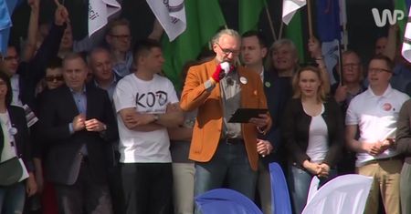 Wystąpienia liderów opozycji na zakończenie marszu w Warszawie. "Trzeba wygrać z podłą zmianą"