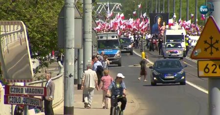 4,5 tys. osób na marszu narodowców. Przeciwko kolaborantom współpracującym z Brukselą!