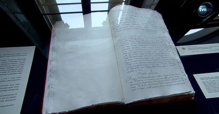 W Łazienkach Królewskich wystawiono wierną kopię Konstytucji 3 Maja