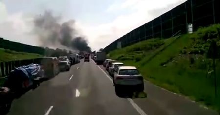 Samochód spłonął na autostradzie A4