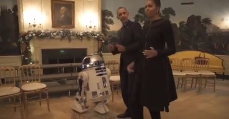 Michelle i Barack Obama tańczą z bohaterami Gwiezdnych Wojen