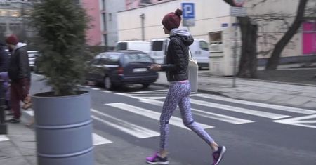 Kaczoruk bez makijażu wychodzi z treningu