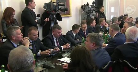 Antoni Macierewicz: negowanie faktu, że samolot rozpadł się w powietrzu jest próbą zawracania kijem Wisły