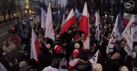 Przed KPRM demonstracje ws. nieopublikowania wyroku TK