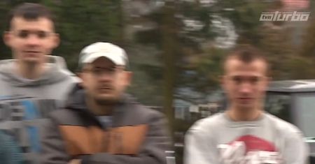 Ci młodzi ludzie oszaleli na punkcie Fiata 126p