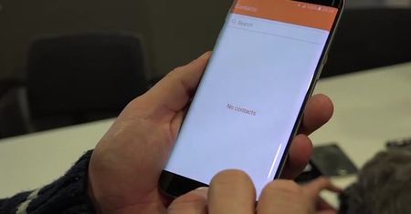 Moczymy, zalewamy, oblewamy i topimy! Wodoodporność Samsunga Galaxy S7