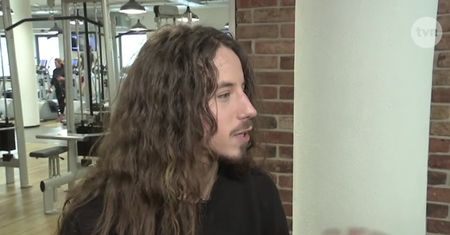 Szpak zaprosił kamerę TVN na siłownię. Nie latam w sukienkach i mam prawdziwe włosy