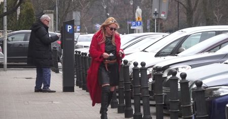 Monika Olejnik w swoim ulubionym czerwonym szlafroku...