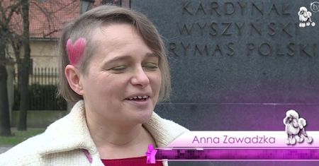 Feministka od historii z palmą: "Powinnam występować w hełmie, będę bezpieczniejsza!"