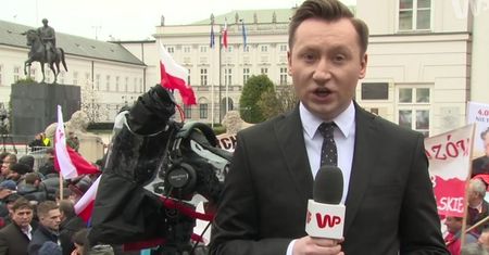"Mam szacunek do ludzi, którzy nie głosowali na Lecha Kaczyńskiego, a przyszli pod Pałac"