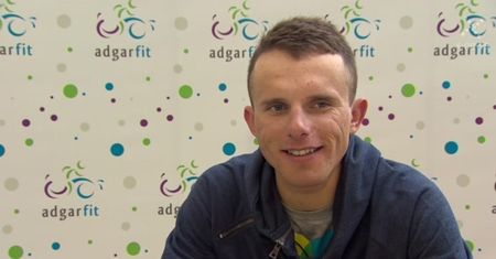 "Rozciągać się, zacząć spokojnie, stopniowo zwiększać dystans". Rafał Majka radzi kolarzom-amator