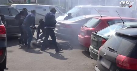 Odpowiedzą za handel bronią i narkotykami