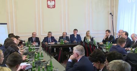 Kandydat na sędziego TK: po co chce pani wykazać, że jestem niedobrym PiS-owcem?