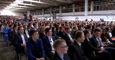 Morawiecki na finale 2. edycji olimpiady "Zwolnieni z Teorii"