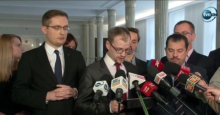 Narodowcy opuszczą klub Kukiz'15? Jest rekomendacja Rady Politycznej Ruchu Narodowego
