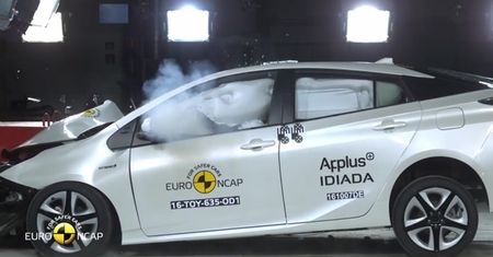 Test Euro NCAP - Toyota Prius 2016