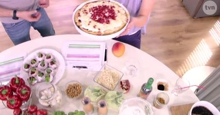Ciasto z serkiem mascarpone i dżemem z czarnej porzeczki