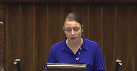 Minister rolnictwa Krzysztof Jurgiel przyłapany na drzemce podczas obrad Sejmu