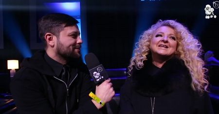 "Piszę do fanów po hiszpańsku, a oni CHCĄ BESOS!"