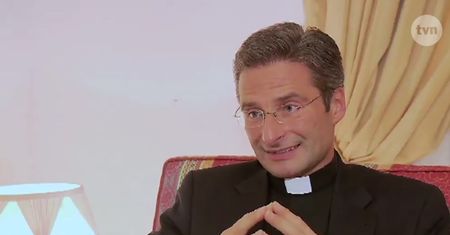 Ksiądz Charamsa: "Jestem szczęśliwy z bycia gejem"