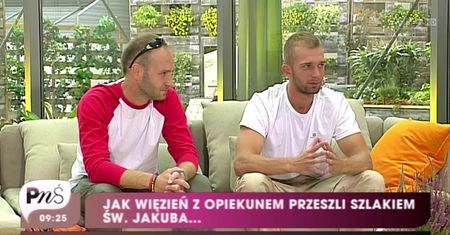 Po odsiadce w więzieniu wyruszył w pieszą podróż z coachem