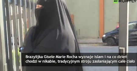 Muzułmanka gra trash metal