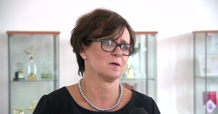 Kluzik-Rostkowska: wynegocjowałam powrót drożdżówek do szkół