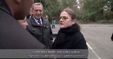 Pawłowicz błaga Kaczyńskiego: Proszę mnie zabrać, żeby ludzie widzieli, że jestem z panem prezesem!"