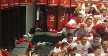 Andrzej Duda w szatni reprezentacji po meczu