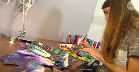 16-letnia artystka maluje na liściach