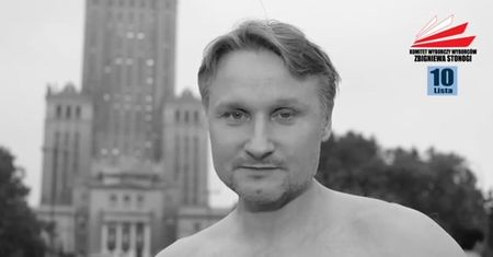 Półnagi Stonoga w spocie wyborczym