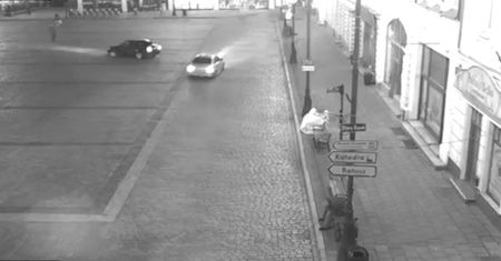 "Drifting" na Starym Rynku w Bydgoszczy. Prawa jazdy zatrzymane