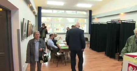 Janusz Korwin-Mikke oddał głos w Józefowie