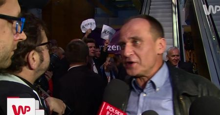 Kukiz ostro o prowadzących debatę