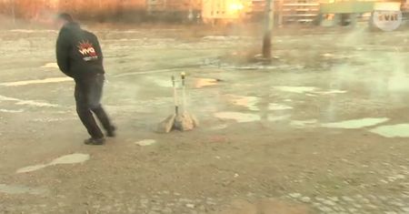 Fajerwerki wyrzucane do śmietnika mogą uszkodzić auto