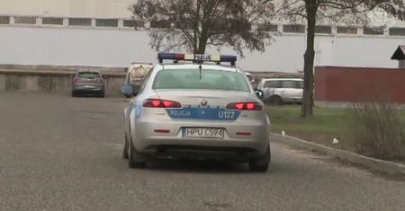 17-latek ukradł ojcu samochód i próbował przejechać policjanta. Został postrzelony