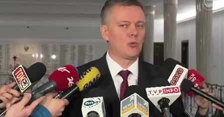 Siemoniak: nocna akcja w Centrum NATO to skandal, tracimy wiarygodność