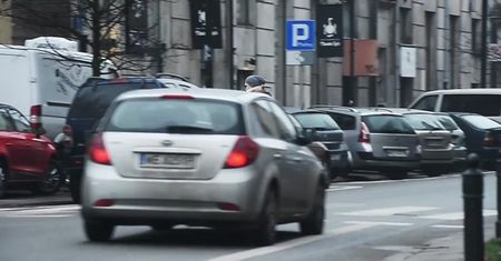 Widawska na spacerze z dzieckiem